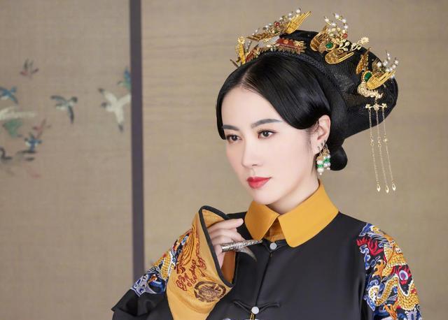 叶璇|叶璇“变脸”？6位港风女神容颜大改：有的圆脸变尖脸，有的脸僵