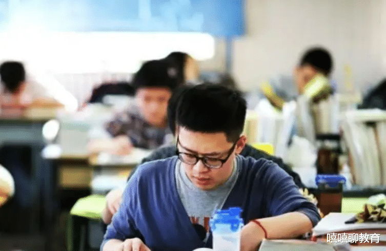 翻译|北大教授预测:这2类职业在10年后或将被“替代”,高考生要了解