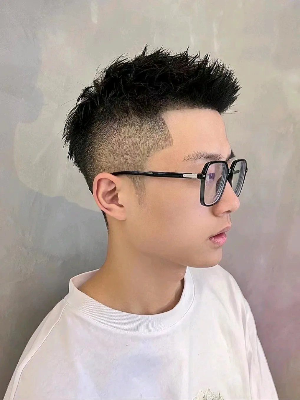 丝袜 今秋换发型，就选这4种，想不帅都难