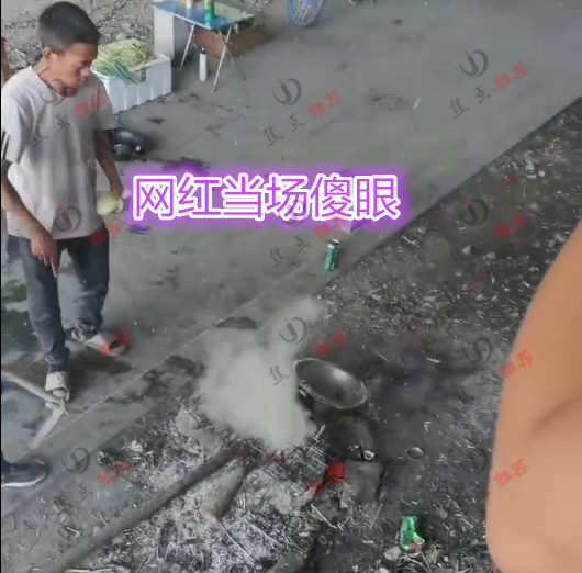 网红为拍视频偷农户蔬菜,大妈找上门把锅掀翻:刚种下就被你拔了