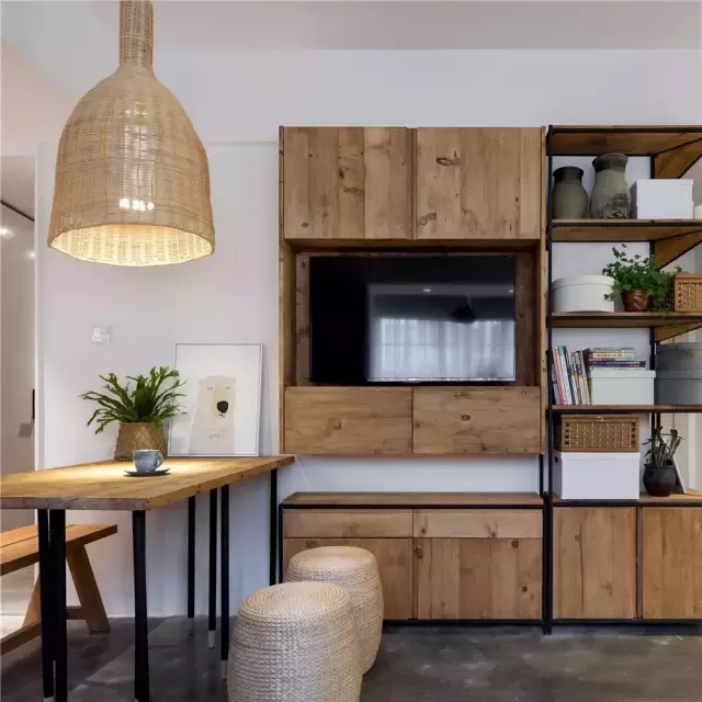 俩夫妻花3万装修38㎡一室一厅,水泥铺地面,自己做家具!