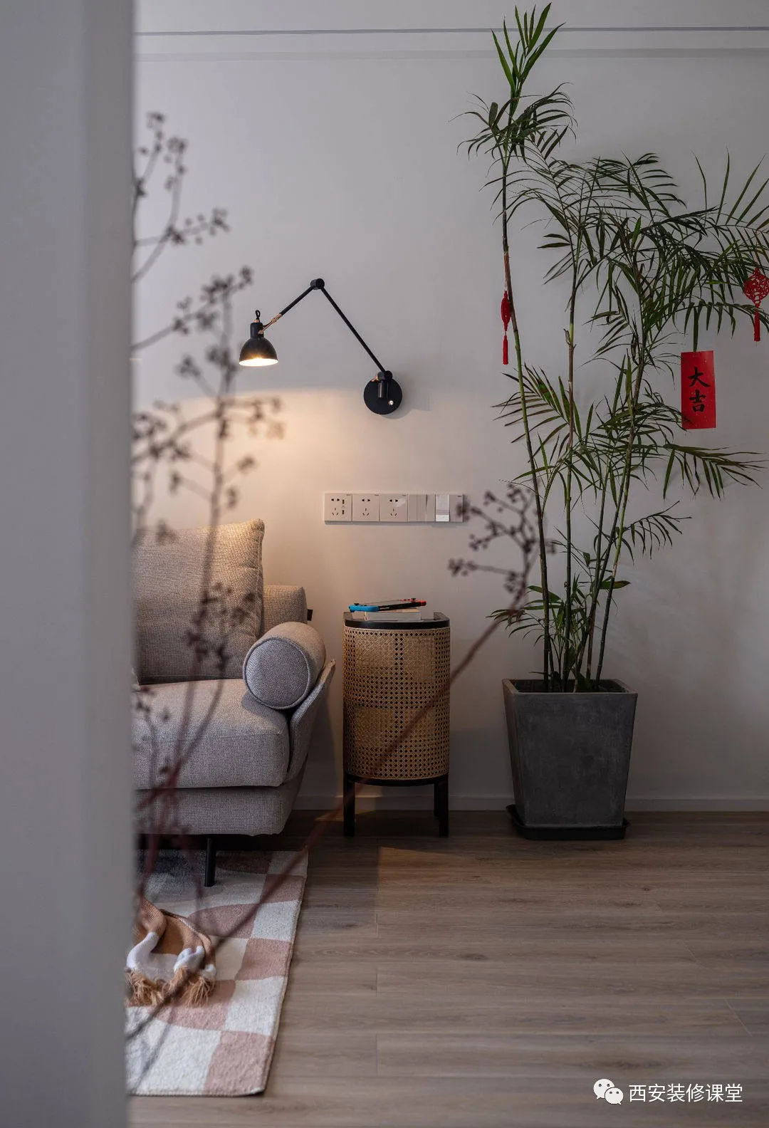 85㎡小夫妻两室,大白墙也能温馨简约