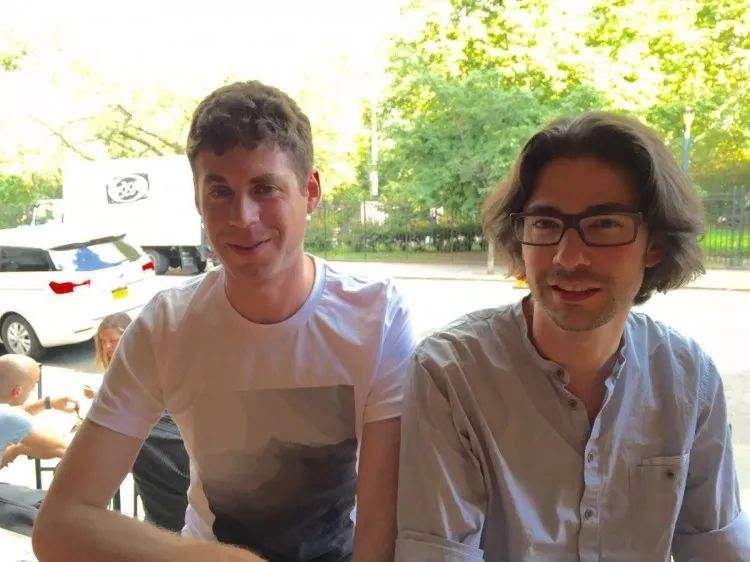 衬衫|海归硕士网上征婚，被人吐槽太过“油腻”，真的没必要如此自信