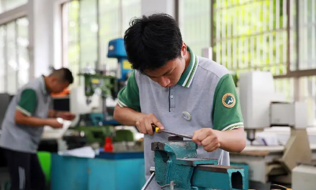 职业教育|职业教育搭起成才“立交桥”