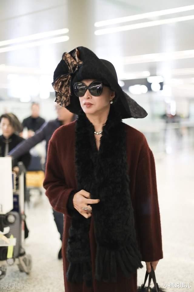 |怼遍娱乐圈的她,所有节目被停播,是谁让金星“闭上了嘴”