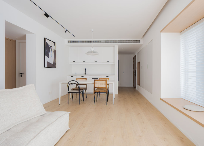 难怪那么多人喜欢简约原木风,看完这套81㎡两居室才明白,太治愈