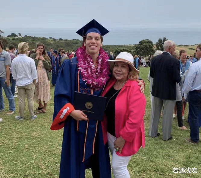 阿诺德·施瓦辛格|施瓦辛格三个儿子：老大颜值高老二胖成熊私生子成“复刻版”