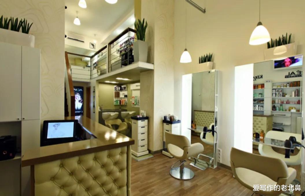 美甲 理发店不受电商影响，为什么也有很多干不下去的了？