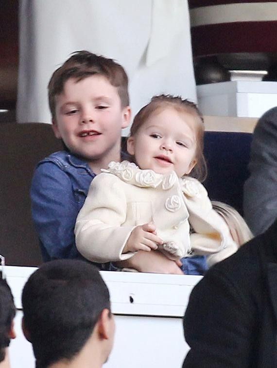 哈珀·贝克汉姆|贝家小七：从嘟嘴萌娃长成漂亮小公主，被父亲和3个哥哥宠上天了