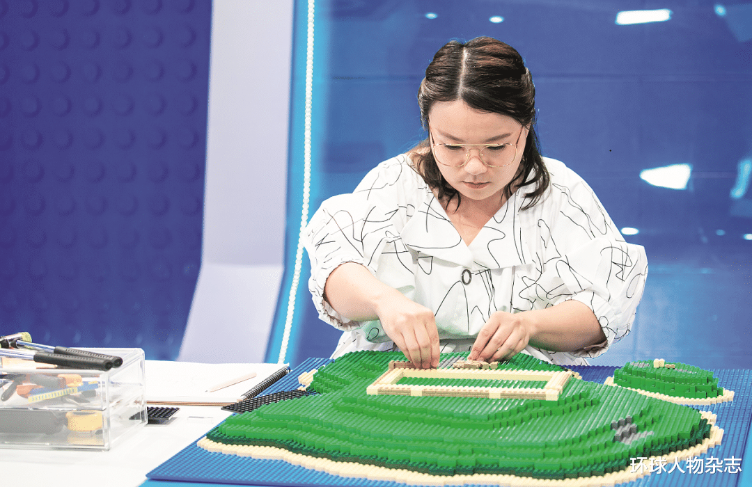 全程高能!她这么会玩,让百万网友“献出膝盖”