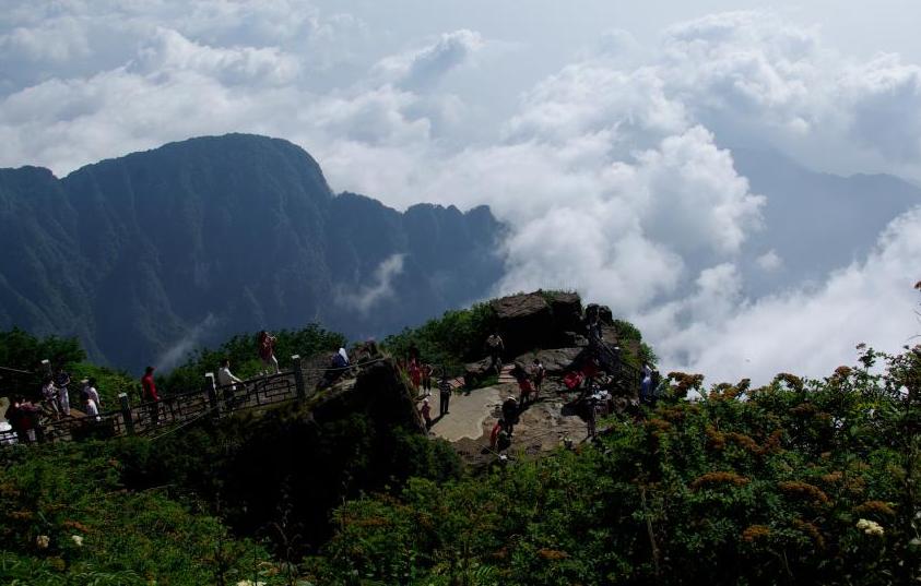 |四川这4个城市值得一去，环境宁静优美，是养老过冬的好去处