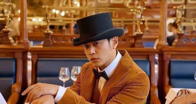 周杰伦|周杰伦助理惹争议，商场强行检查路人手机，态度嚣张惹怒网友