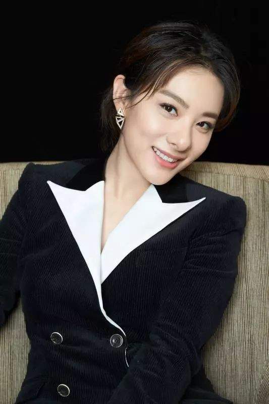 刘璇|体操冠军，22岁退役转投娱乐圈，婚后儿女双全，今42岁似少女