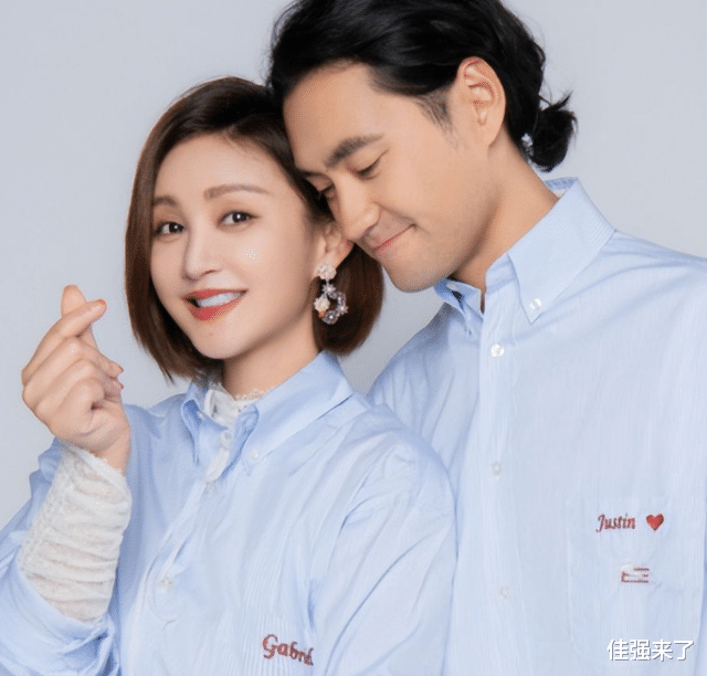 张歆艺分享爱情长久秘诀,直言幸福不需高成本,胡可听罢眼眶通红