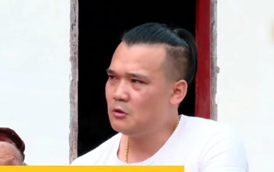 丈夫有百万征收款和房,妻子做保姆挣生活费,重病丈夫不给一分钱
