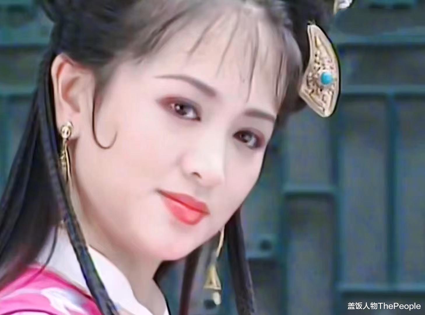 风华绝代|剧里土气十足的大妈，年轻时个个是风华绝代的大美人，差距太大了