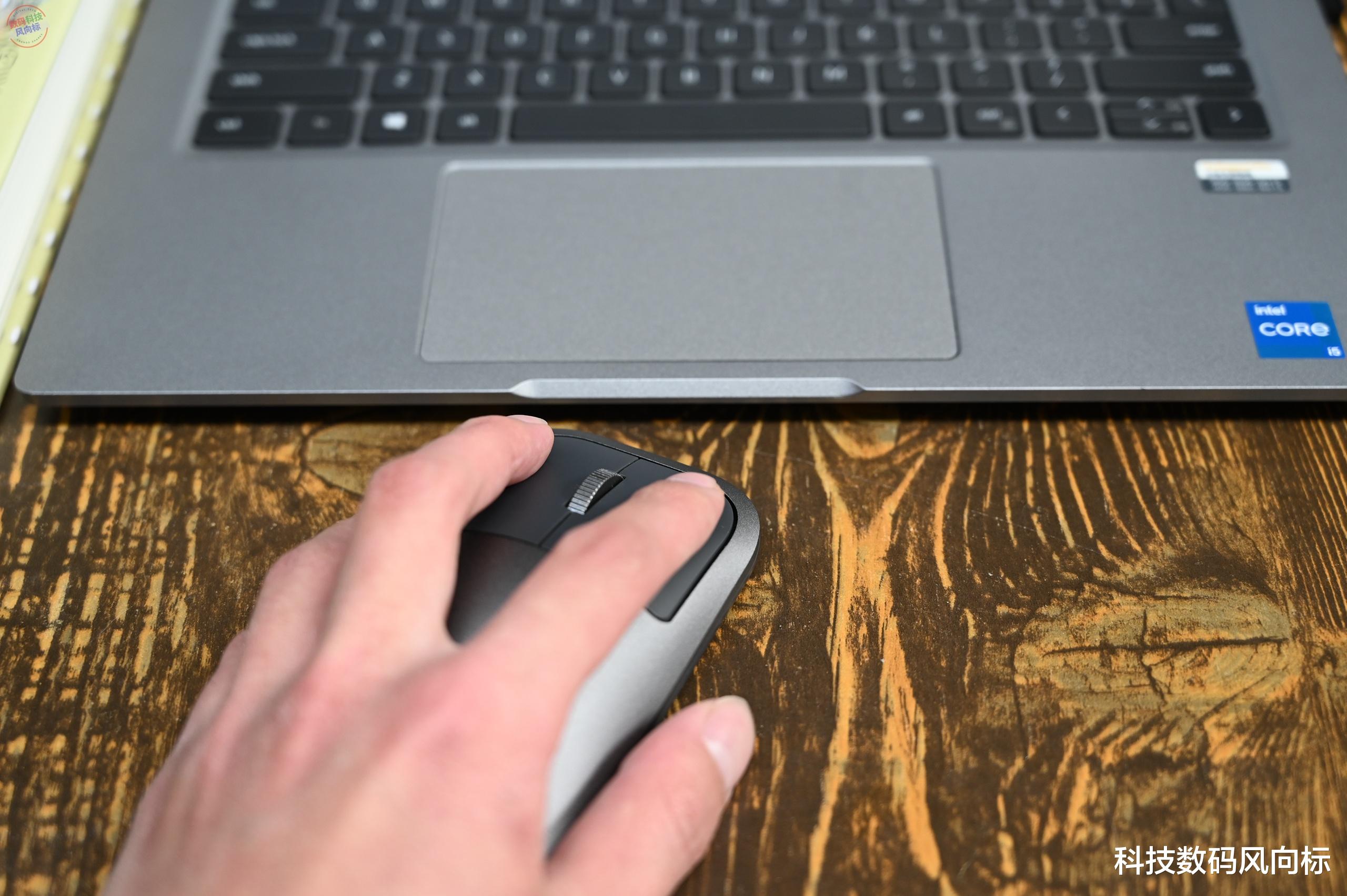 Hi-Fi|更轻巧的办公鼠标,手感出色还支持无线充电,雷柏M700无线充电鼠标上手