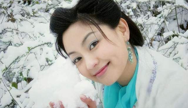 反派|反派“专业户”，嫁豪门退圈生一对双胞胎，44岁竟然活得如此精彩