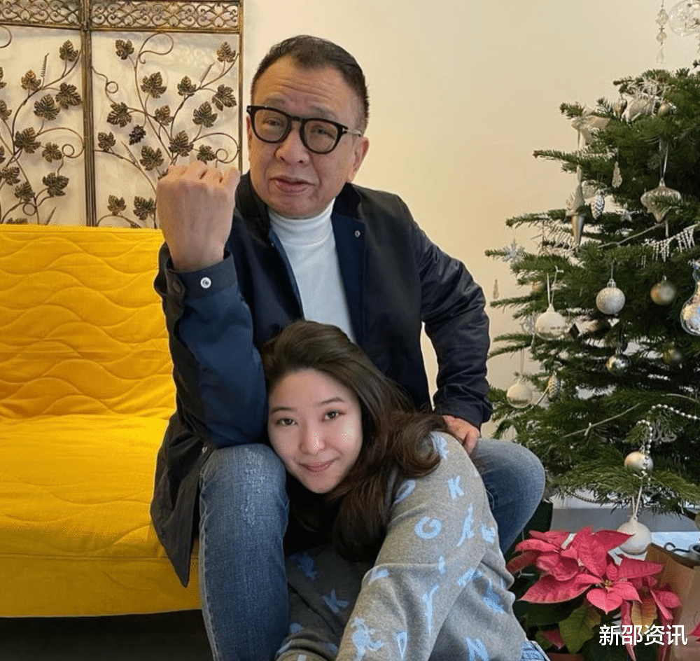 许绍雄|73岁许绍雄已拿新加坡绿卡！叹过程不易，和爱女国外住豪宅开饭馆