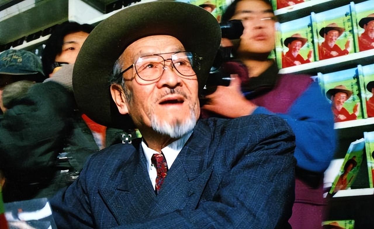 王洛宾|三毛病中不宜多吃,王洛宾只盛半碗饭,三毛怒斥:你想饿死我吗