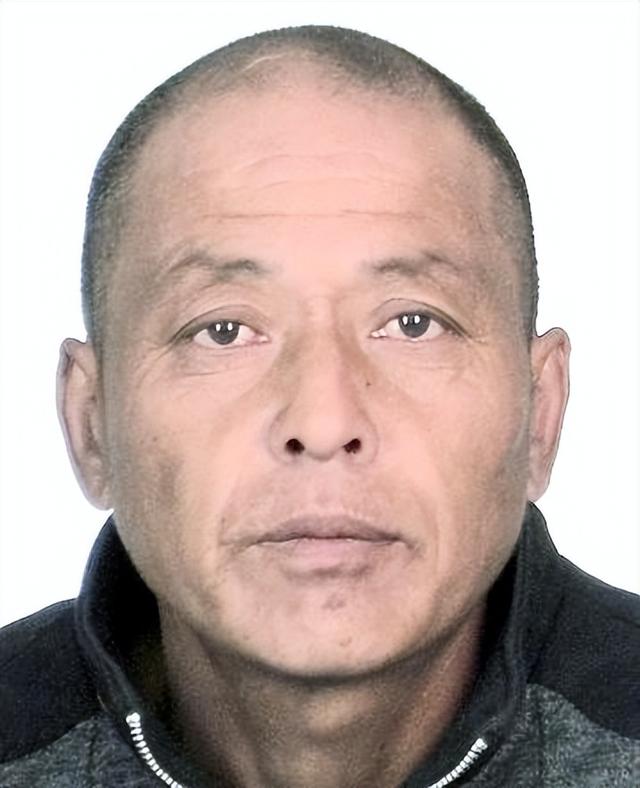 内蒙古一地发生一起重大刑事案,嫌疑人在逃,警方发布悬赏通告