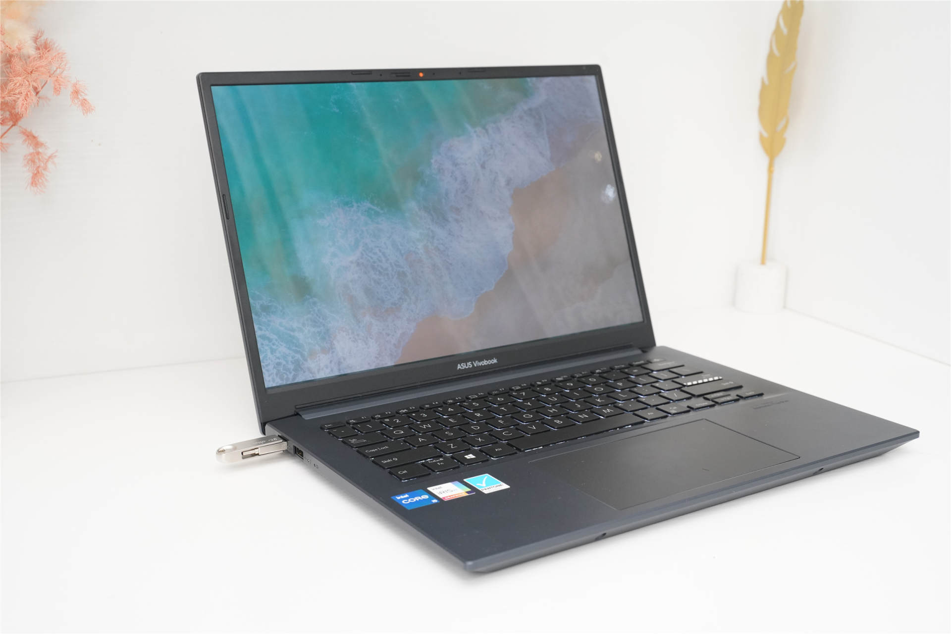 aigo|高颜值高速度，电脑手机都能用，aigo U322优盘评测