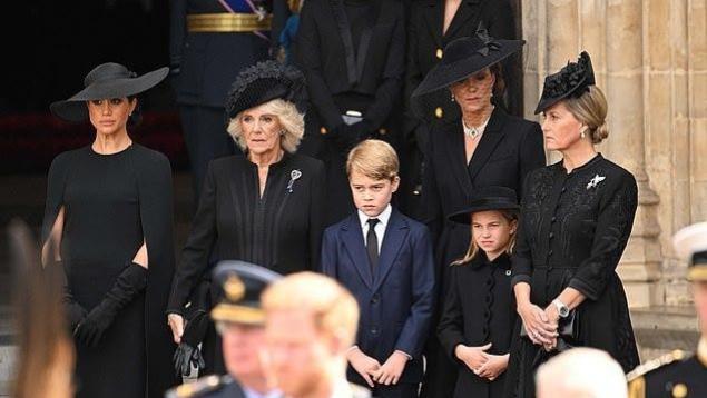 教堂|凯特王妃把哀伤藏在面纱后，比落泪的梅根惹眼，苏菲帮忙照顾乔治