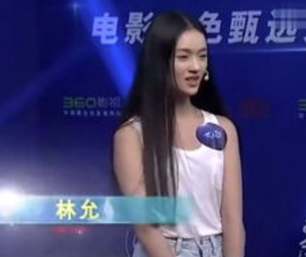 周星驰|周星驰坐飞机看望她父母，和星爷通话嗑瓜子，美人鱼2女主还是她