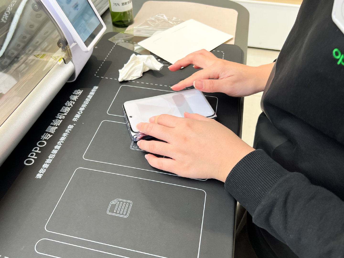 尼康|还在被折叠屏贴膜困扰?这家国产品牌售后服务出乎意料的好