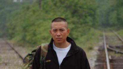 青岛市|阿斯茹: 怀孕后男友瘫痪, 放弃事业照顾他8年, 两度错失婚礼成遗憾