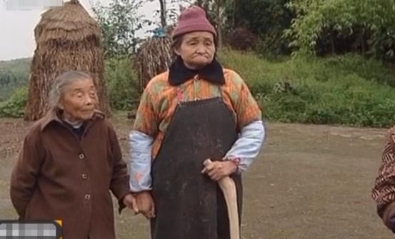 妻子消失30年,儿子为寻母车祸离世,家里土地征收突然回来求复合
