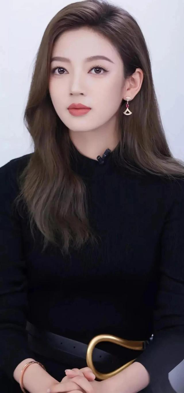 何瑞贤|分享明星美图—美女何瑞贤