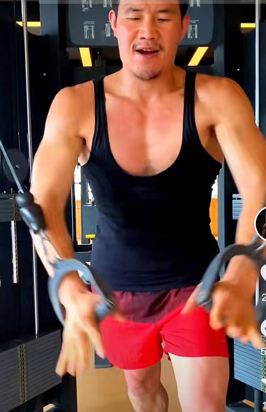 谢孟伟|嘎子哥过分了 他的自律打了多少小鲜肉的脸