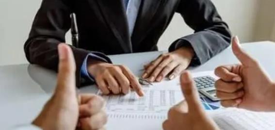 |在职场上，为什么不能和领导走得太近？过来人说出很现实的原因