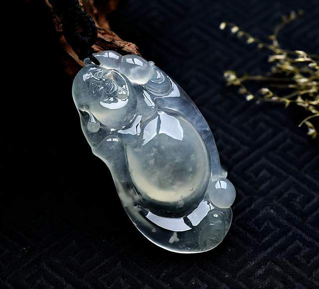 翡翠|常见的4种翡翠佛公造型，你了解多少？