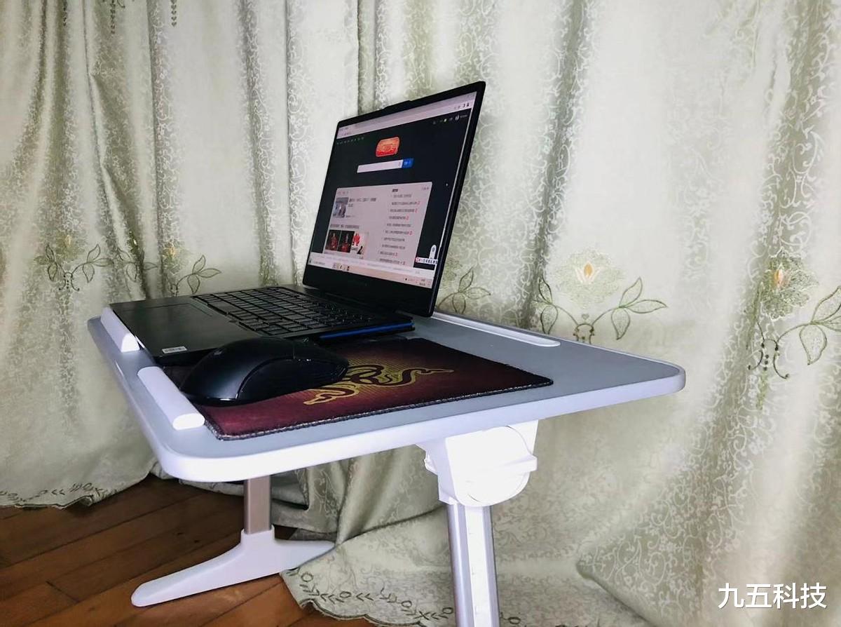 手机行业|赖床必备神器,ORICO折叠电脑桌使用分享,跟你想得很不一样