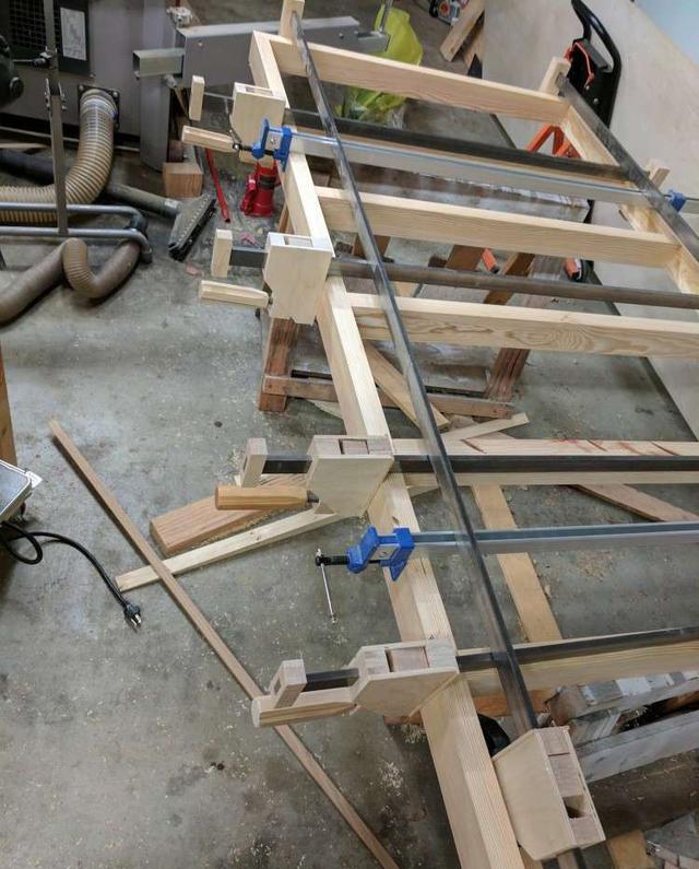 要是层高足够,也要在儿童房天花板上打张阁楼床,2娃一屋省10