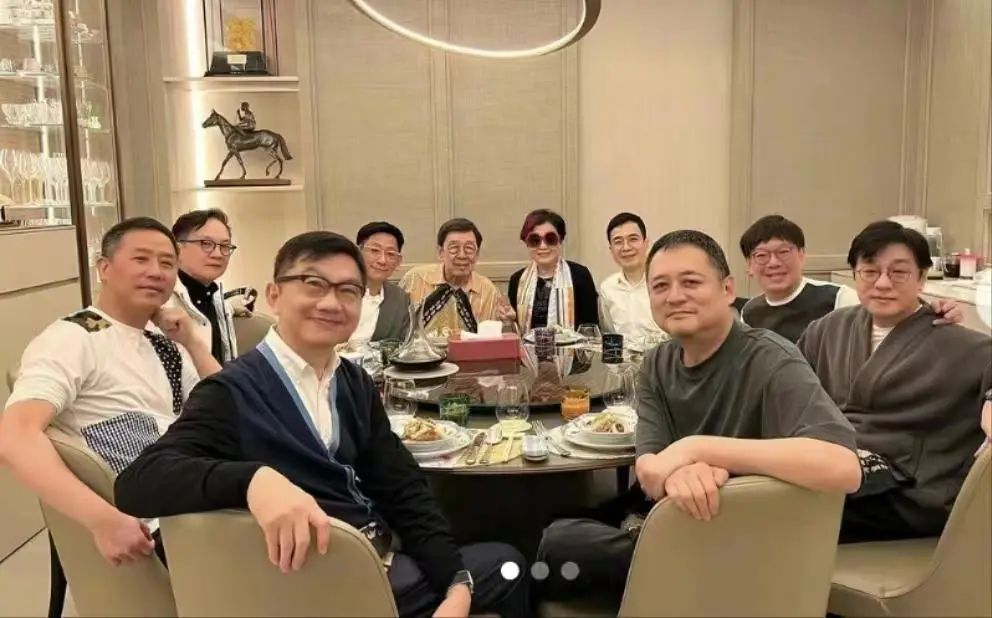 唐鹤德|张国荣挚爱63岁唐鹤德近况,虽已两鬓斑白,却仍帅气依旧