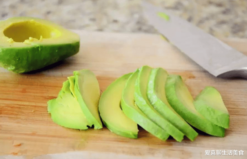 高血压|建议所有人：夏季常吃“3黑2绿1黄”，解乏养怡精神好，老少皆宜