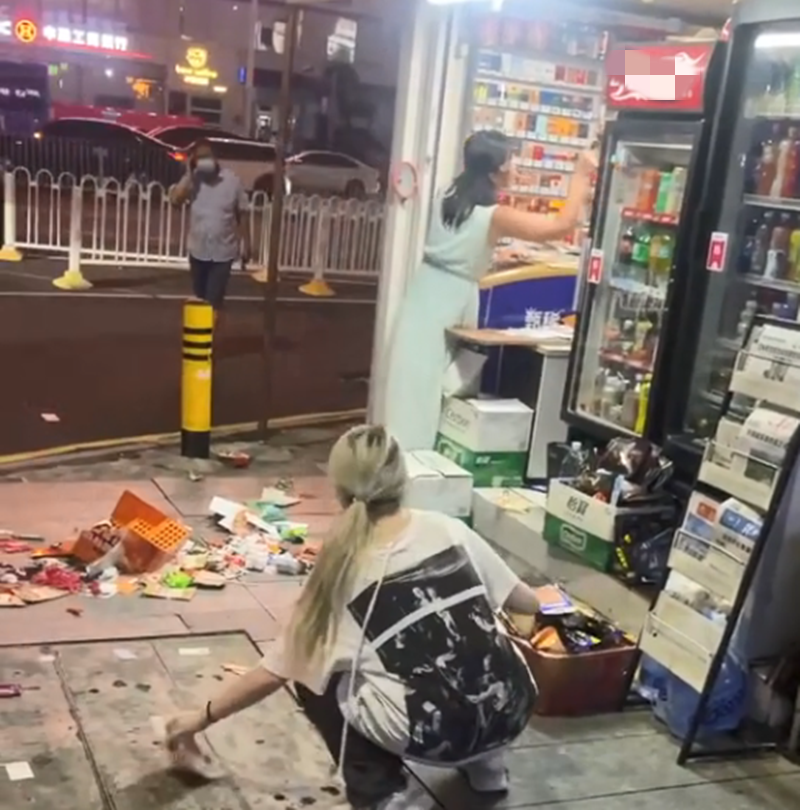 复读机?广东一女子和老板争吵,翻来覆去都是同一句话