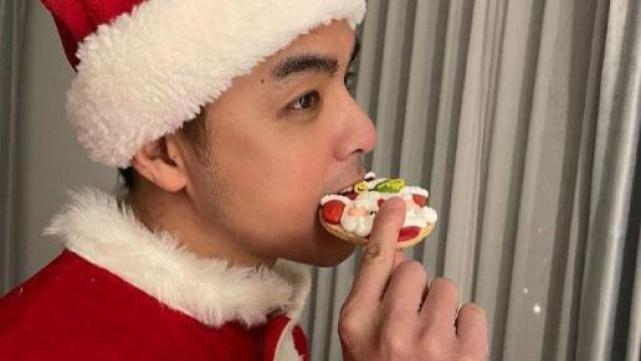 明道|明道晒照庆圣诞，送老婆名牌包和珠宝，2岁儿子正脸出镜帅气可爱