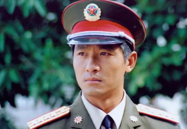 影帝|弟弟获东京影帝，哥哥凭《伪装者》走红，却很少有人知道他们是亲兄弟