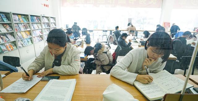 专升本|我被大专录取了，但是家人劝我放弃大专和专升本，该怎么考虑？