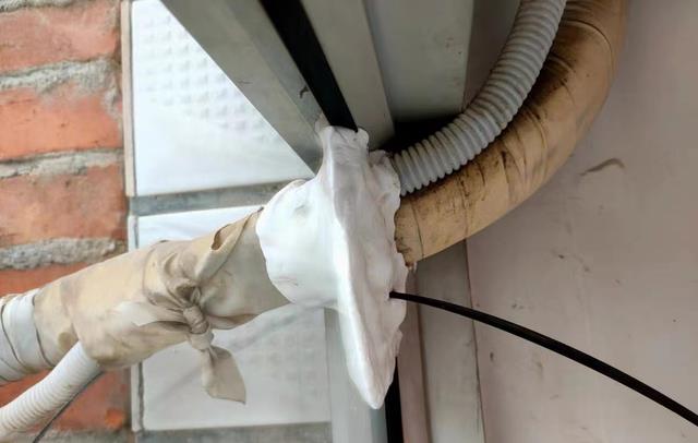 家里只装空调不堵空调洞？说句实话，进虫还漏风，是真的要堵！