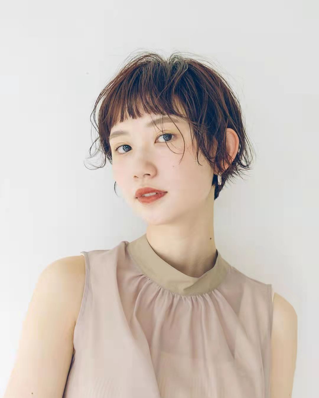 发型 “治愈系”精灵短卷发有多美？看这9款发型就知道，甜酷飒不显老