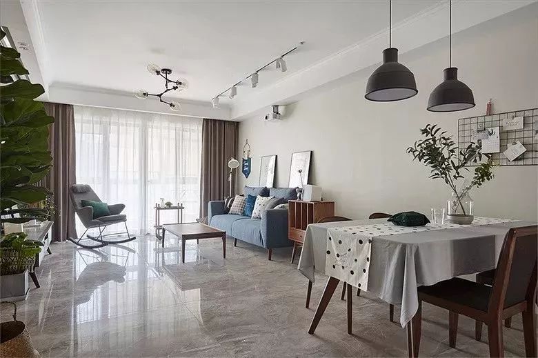 客厅连着餐厅,如何分割空间才合理?