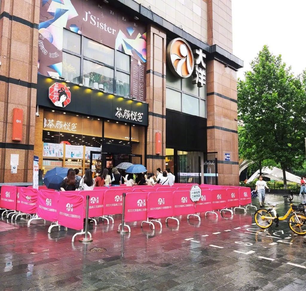 商场|现在的商场越来越像大型食堂了