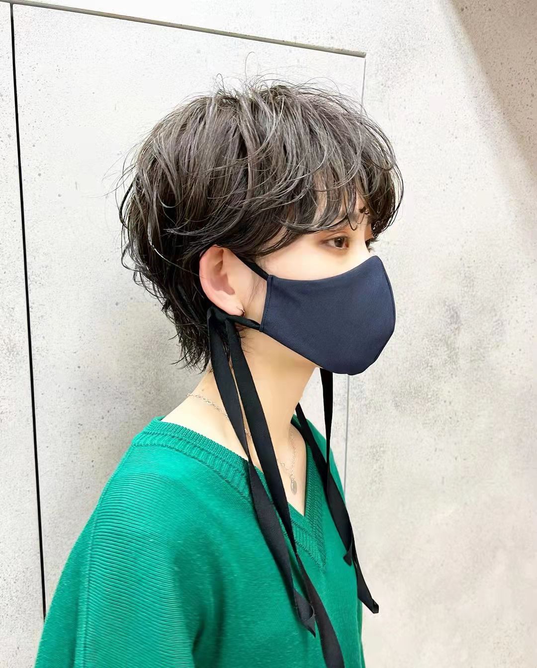 抽脂 时尚减龄的短发，当属“时髦色+纹理烫”最流行，显脸小又显气质