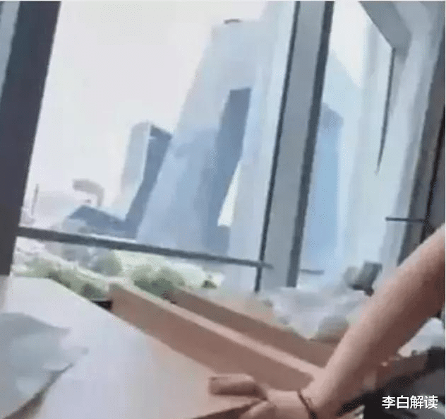 |最美警花张津瑜被毁一生,而渣男吕某身份却成谜