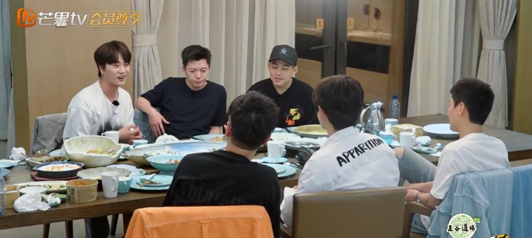 陆虎|这9.6分抽醒内娱，不装不尬，前半段笑到打鸣，后半段哭到抽搐